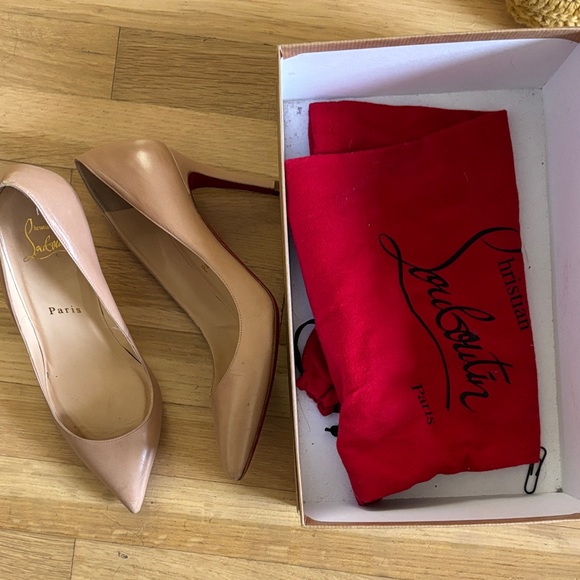 Christian Louboutin Beige Heels with Signature Red Sole - Picture 1 of 11
